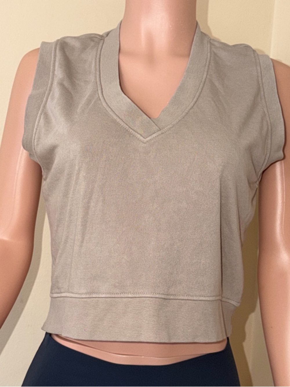 Universal Thread Taupe V-Neck Cropped Tank